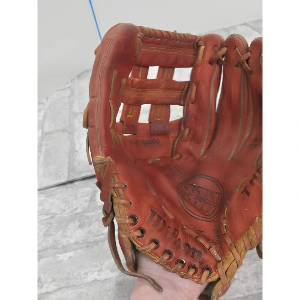 Wilson The A8000 Professional Series Baseball Glove RHT Big Scoop, Left Hand